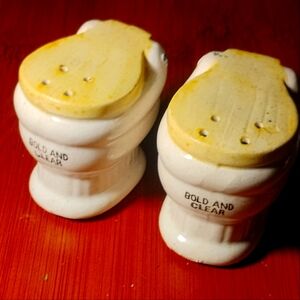 Vintage "Toilet' SALT & PEPPER Shakers